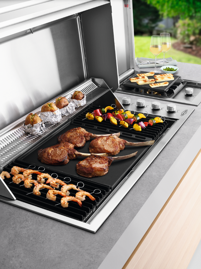 Signature ProLine Serie - 6 Branders Rooster Ingebouwde BBQ